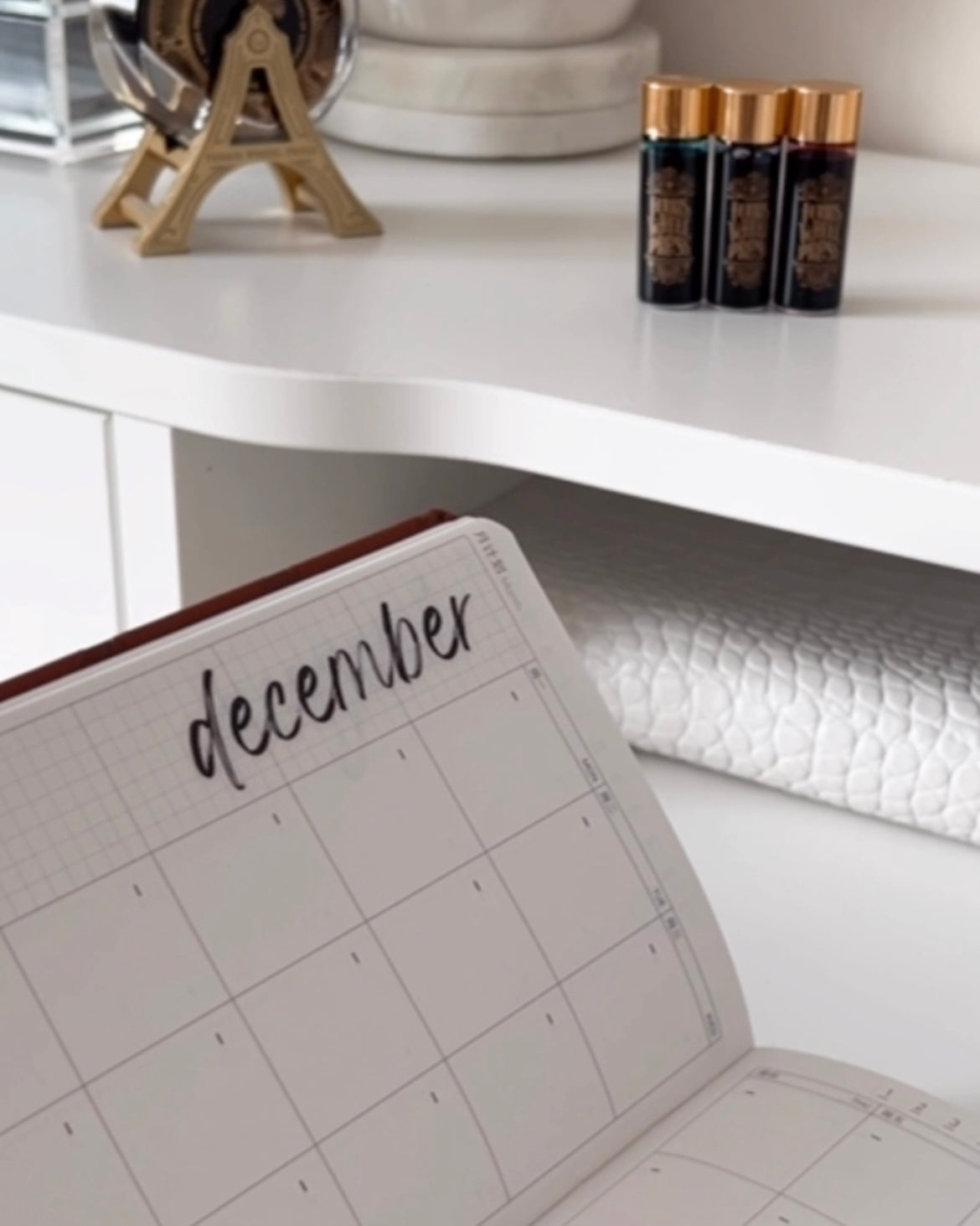 Le Jour monthlies - Functional Stickers