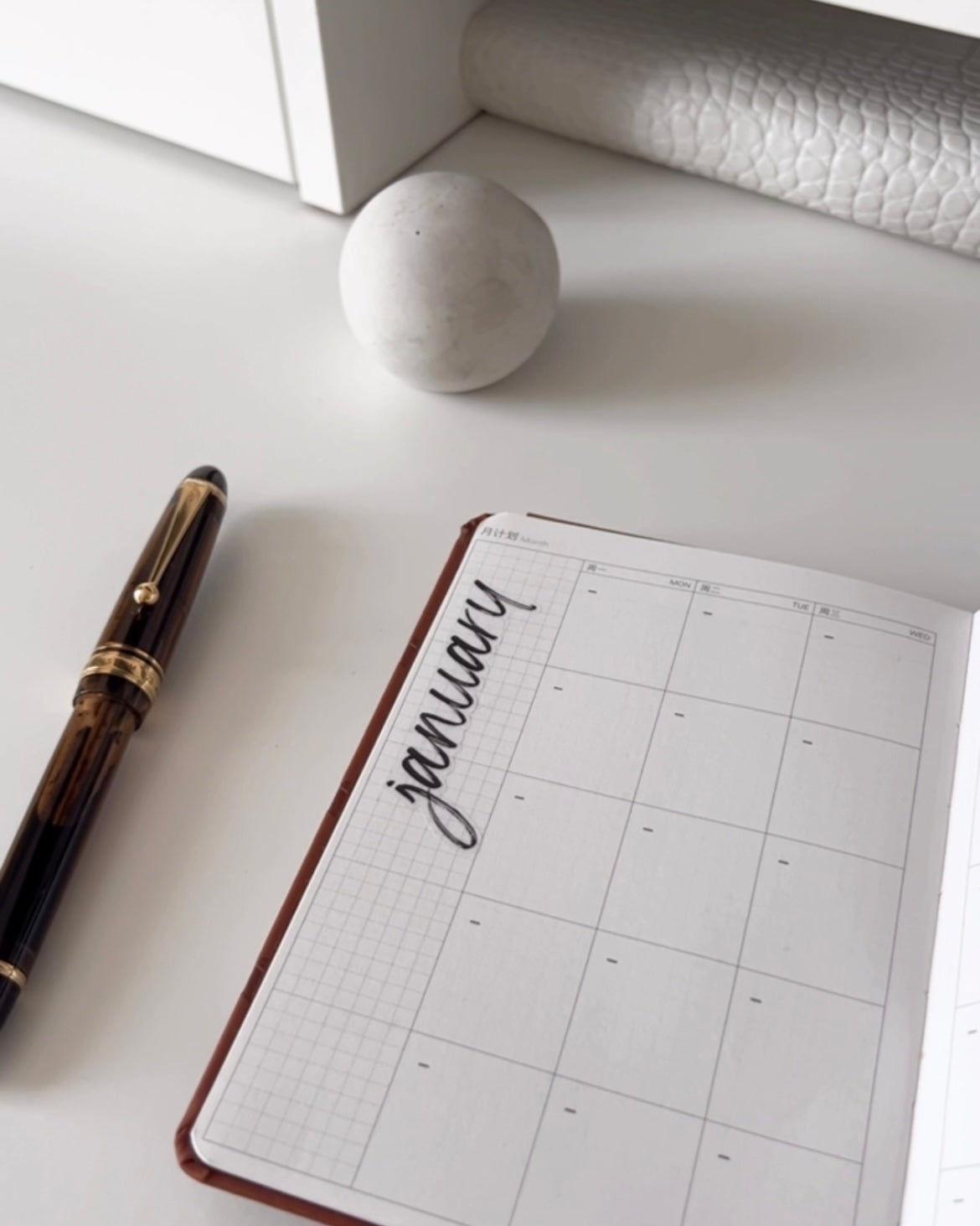 Le Jour monthlies - Functional Stickers