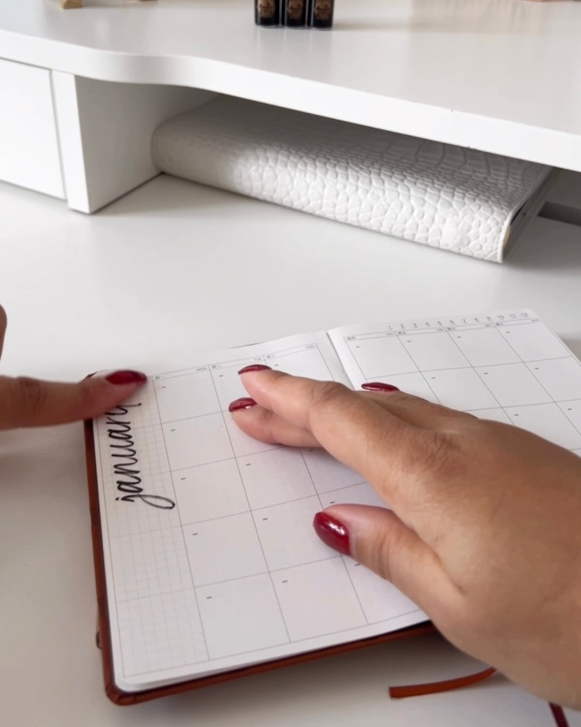 Le Jour monthlies - Functional Stickers